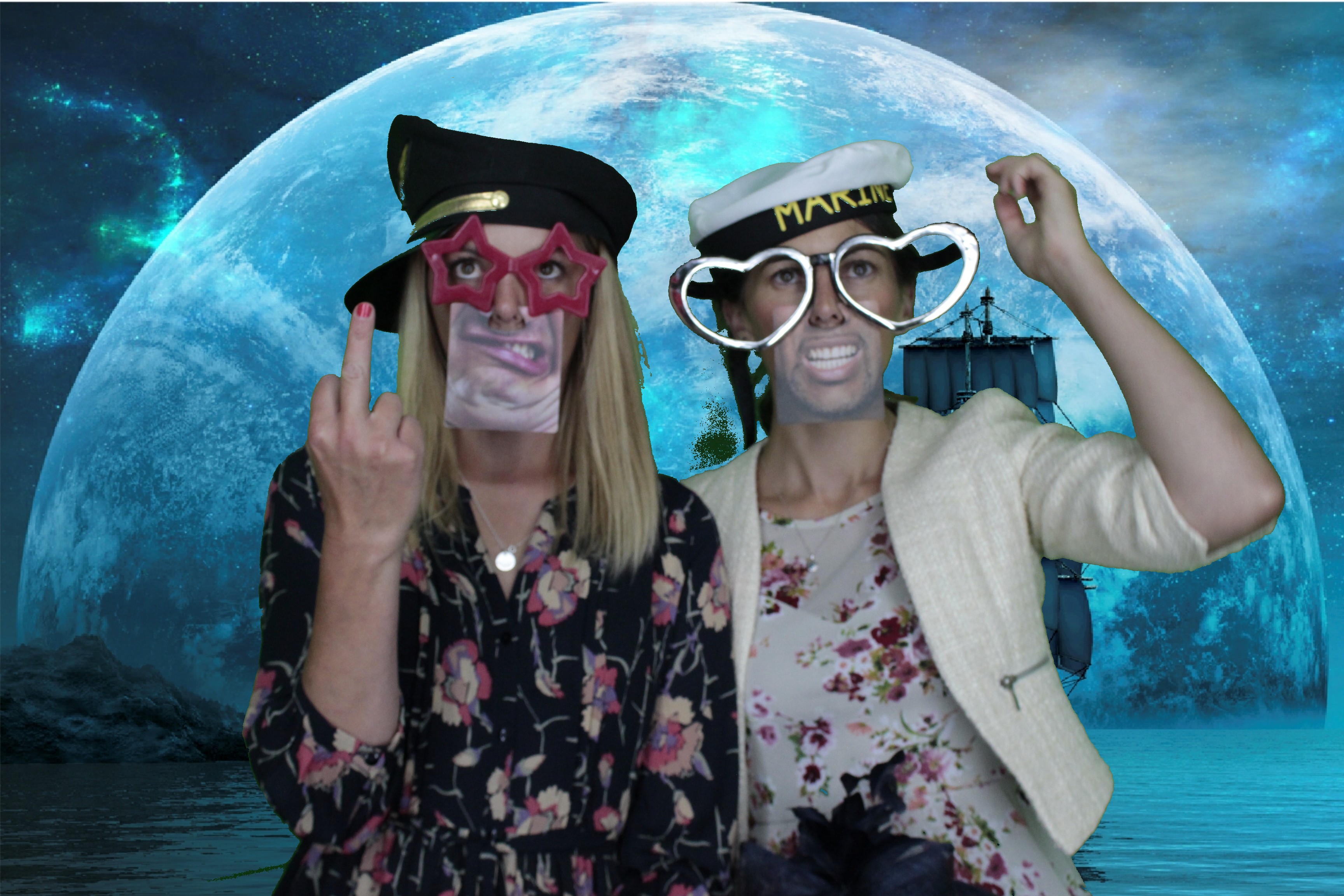 Mr & Mrs Bowles | View more photos from the event at gallery.myphotoboothexperience.co.uk/u/MyPhotoBoothExperienceLtd/Mr-Mrs-Bowles